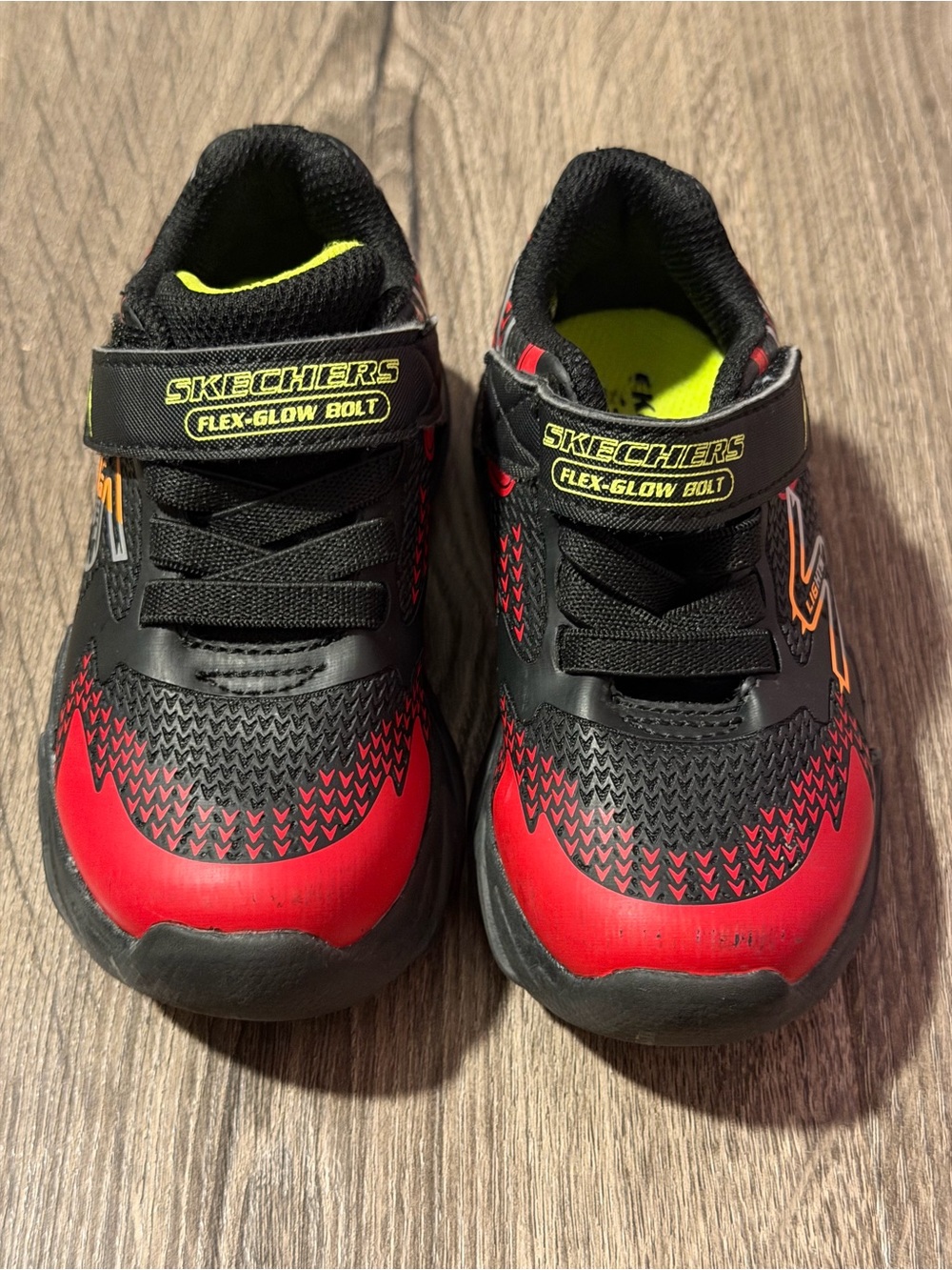 Skechers 8 Toddler Boy Black & Red Flex-Glow Bolt Light-Up Sneakers